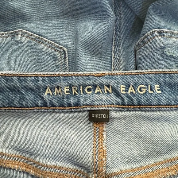 American Eagle Women's Petite 14 Short 14P 14S MOM JEAN Blue Distressed - Picture 4 of 6